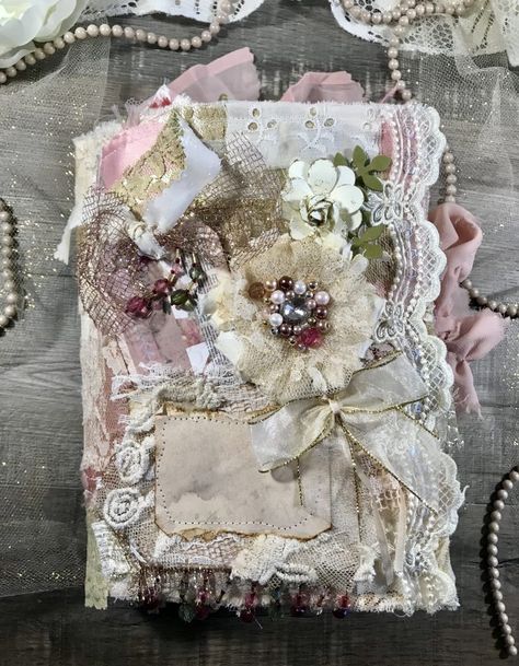 Shabby Chic Books, Shabby Chic Journal Covers, Fabric Junk Journal Cover Ideas, Shabby Chic Journal Ideas, Shabby Chic Junk Journal Ideas, Fabric Journals How To Make, Vintage Junk Journal Ideas, Fabric Journal Covers, Junk Journal Covers