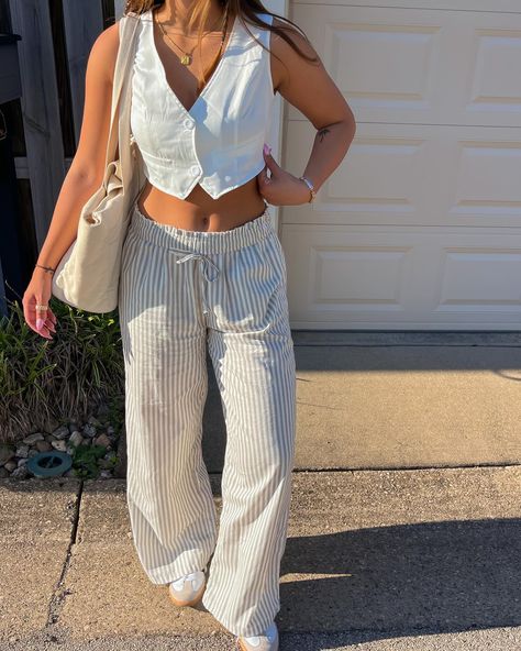 Prettylittlething Outfits, Stripes Pants, Interest Board, Outfit Inspo Spring, Everyday Fits, Outfit 2022, Summer 2025, Pinterest Closet, My Summer