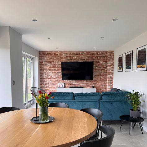 Brick Slip Feature Wall, Brick Slip Living Room, Exposed Brick Tv Wall, Brick Wall Tv Room Decor, Red Brick House Interior Living Rooms, Living Room With Red Brick Wall, Red Brick Interior Wall, Red Brick Interior Living Rooms, Bricks Living Room