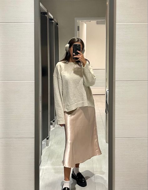 Chunky Loafer Midi Skirt, Satin Skirt And Loafers, Midi Dress Loafers, Midi Skirt With Loafers Outfit, Loafers With Midi Skirt, Office Outfit With Loafers, Long Dress And Loafers Outfit, Sony Xm5 Headphones Outfit, Office Long Skirt Work Outfits