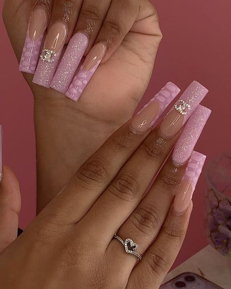 @_slaybybeth on Instagram: “Chanel number 2 please ❤️ Dm to book! #nails #nailsofinstagram #nails💅 #nailsdesign #nailsart #nailstagram #nailsnailsnails…” Channel Nails Designs, Chanel Number 2, Coco Chanel Nails, Channel Nails, Chanel Nails Design, Book Nails, Bday Nails, Chanel Nails, Unique Acrylic Nails