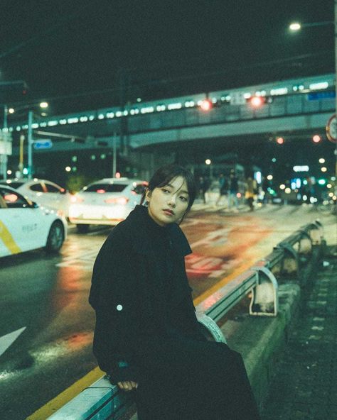 Jihoon Yang Photography Ethereal Photography, Street Photography Portrait, Night Portrait, 사진 촬영 포즈, Street Portrait, Photo Composition, Emotional Photography, Film Inspiration, Photoshoot Concept