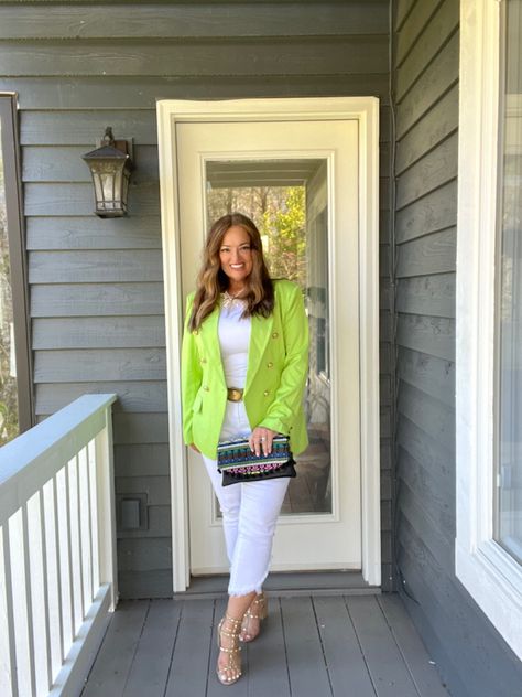 Spring Blazer styled, white denim Lime Green Blazer Outfits For Women, Lime Blazer Outfit, Lime Green Blazer Outfit, Lime Green Blazer, Green Blazer Outfit, Blazer Outfits For Women, Blazer Outfit, Green Blazer, Jacket Outfit