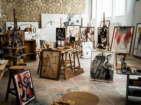 Atelier Joan Miró | © Thierry Chervel/Flickr August Sander, Joan Mir, Max Ernst, Dream Studio, Easels, Artist Aesthetic, Joan Miro, Jackson Pollock, Majorca