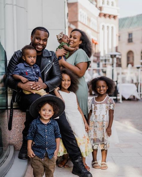 Blessed Family, Happy Black, Dream Family, Black Love Couples, Family Video, Family Is Everything, Black Families, Fall Family Photos, Young Family