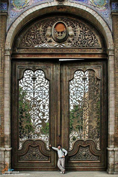 . Massive Garden, Big Doors, Porte Cochere, Gorgeous Doors, Lan Can, Cool Doors, Door Gate, Old Doors, Garden Doors