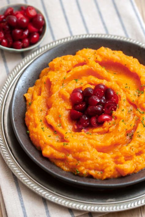 Mashed Sweet Potatoes With Orange Juice and Cranberries Mashed Sweet Potatoes Healthy, Mashed Yams, Orange Juice Recipes, Sweet Potato Recipes Mashed, Turnip Recipes, Canned Yams, Bean Soup Recipes, Cranberry Recipes, Orange Recipes