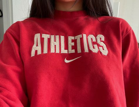 Red Nike Sweater, Nike Vintage, Nike Sweater, Red Nike, Thrift Store Finds, Summer Bucket, Sweater Vintage, Embroidered Sweatshirt, Embroidered Sweatshirts