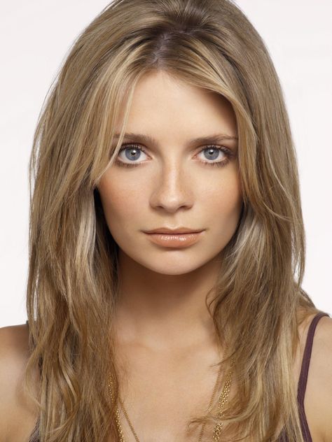 Mischa Barton. i miss the way she was. Misha Barton, Soft Autumn Makeup, Marissa Cooper, Golden Brown Hair Color, Organic Hair Color, Golden Brown Hair, Mischa Barton, Hair Color Formulas, Soft Autumn