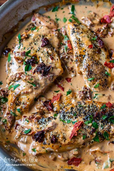 Creamy Tuscan chicken is easy to make and packed with flavor! Sun-dried tomatoes, basil, and a creamy sauce make this quick dish irresistible. #tuscanchicken #tuscanchickenskillet #tuscanchickeneasy #tuscanchickenrecipe #tuscanchickencreamy #tuscanchickensundriedtomatoes #tuscanchickenalfredo Creamy Tuscan Chicken, Quick Dishes, Tuscan Chicken, Sun Dried Tomatoes, Dinner Recipes For Kids, Dried Tomatoes, Creamy Sauce, Sun Dried, Healthy Dinner Recipes Easy