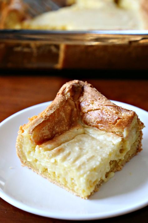 Gooey Butter Cake Paula Deen, Ooey Gooey Butter Cake Recipe, Ooey Gooey Cake, Chess Cake, Ooey Gooey Butter Cake, Butter Cakes, Clone Recipe, Gooey Cake, Paula Deen Recipes