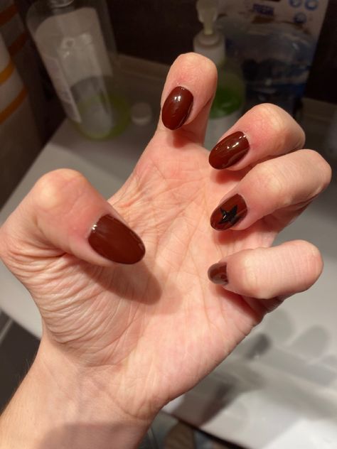 dark red nails with a black star Red Nails Black Star, Black And Red Star Nails, Nails With Black, Dark Red Nails, Short Gel Nails, Red Fall, Red Nail Designs, Star Nails, Hand Art Drawing