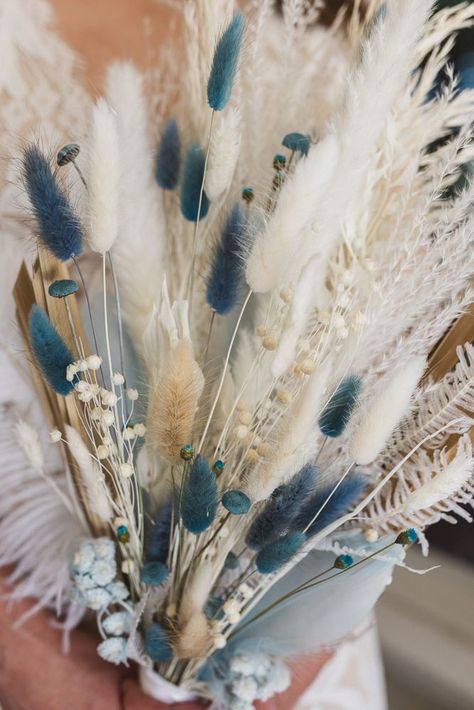 Blue Pampas Arrangement, Teal Pampas Grass Decor, Blue Pampas Grass Decor, Pampas Grass Centerpiece Wedding Ideas, Cabana Decor, Grass Centerpiece, Boho Centerpiece, Winter Bridal Bouquets, Small Beach Weddings