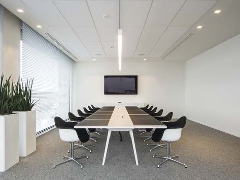 White Meeting Room, Conference Room Design, Meeting Room Design, Board Room, Commercial Building, Buddhist Temple, Room Board, Room Interior Design, Meeting Room