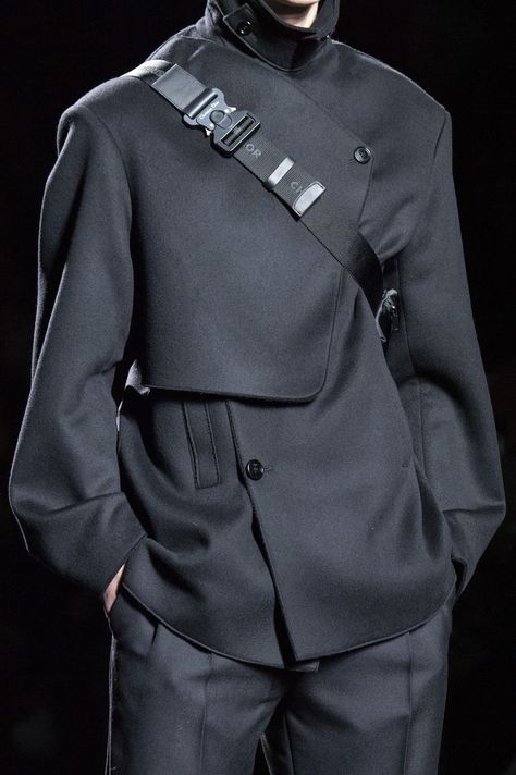 Futuristic Female Fashion, Sci Fi Aesthetic Fashion, Futuristic Menswear, Menswear 2020, Menswear Details, Mens Fashion Wedding, Mens Fashion Editorial, Menswear Runway, Mens Fashion Business