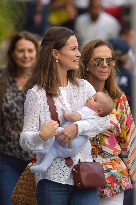 Pippa Middleton Steps Out In St Barts With Her Baby Boy — See The Pics! Pippas Wedding, Kate Middleton Family, Pippa Middleton Style, Pippa And James, James Middleton, Prince William Et Kate, Princesse Kate Middleton, Carole Middleton, James Matthews