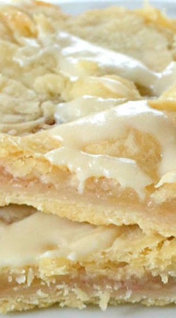 Sheet Apple Pie, Pie For A Crowd, Apple Pie Pastry, Apple Pastry, Pie Pastry, Pie Bar Recipes, Apple Pie Bars, Slab Pie, Cake Mug