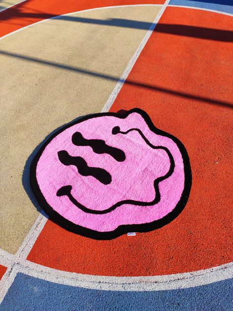 Handmade made rug. Buy on etsy Smiley Face Rug, Minimal Rugs, Mini Rugs, Rug Tufted, Rug Ideas, Custom Carpet, Geek Gifts, Punch Needle, Tufted Rug