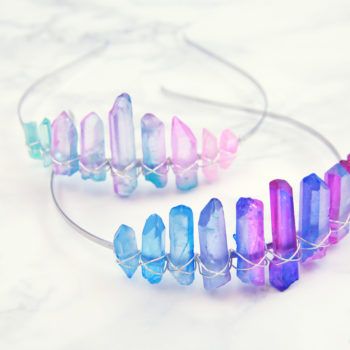 Diy Crystal Crown, Fairy Crowns Diy, Diy Tiara, Glow In Dark Party, How To Make Crystals, Diy Crown, Handmade Crystal Jewelry, Crystal Tiara, Diy Rainbow