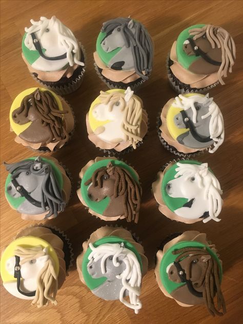 Icelandic horse cupcakes Farm Cupcakes, Horse Cupcakes, Western Cowboy Party, Pony Party Ideas, Baker Man, Unicorn Birthday Cake, Cupcake Cake Designs, Cupcake Art, Dog Cakes