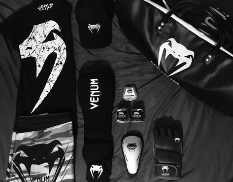 Venum equipment Kickboxing Equipment, Jiu Jutsu, Boxing Accessories, Gloves Aesthetic, Boxing Clothes, Mma Workout, Graffiti Wallpaper Iphone, Mma Equipment, Mma Training