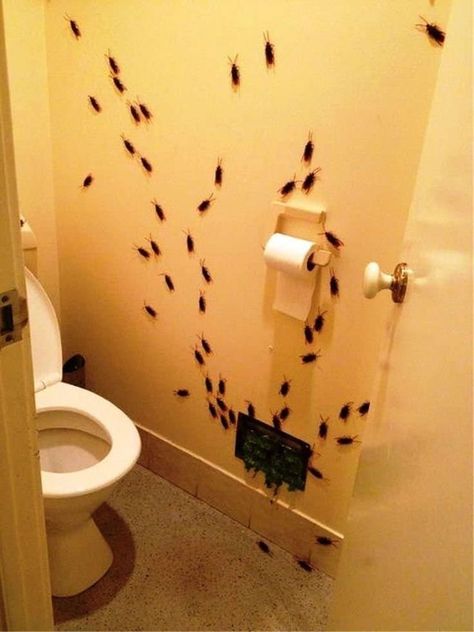 Spooky-halloween-decoration Halloween Bathroom Decorations, Cheap Halloween Diy, Decorating Halloween, Diy Halloween Dekoration, Cheap Diy Halloween Decorations, Perfect Halloween Party, Halloween Decoration Ideas, Halloween Bathroom, Homemade Ideas