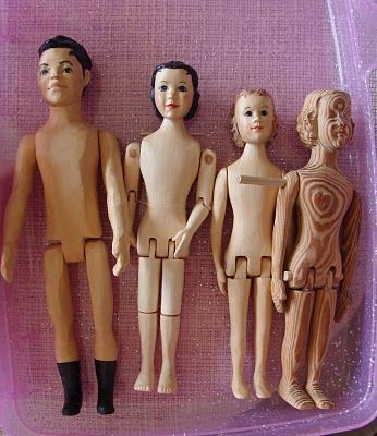 Doll Carving - Woodcarving Illustrated Hitty Dolls, Simple Wood Carving, Wood Carving For Beginners, Cardboard Toys, Doll Aesthetic, Folk Art Dolls, Peg People, Wooden Doll, Victorian Dolls