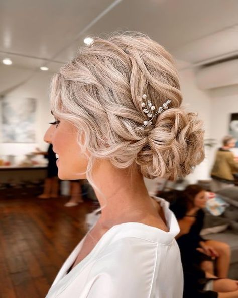 On Trend Updos, Bridal Upstyles, Bridesmaid Updo, Boho Hairstyle, Bridal Bun, Romantic Updo, Hairstyles Updo, Bridal Updo, Wedding Hairstyles Updo