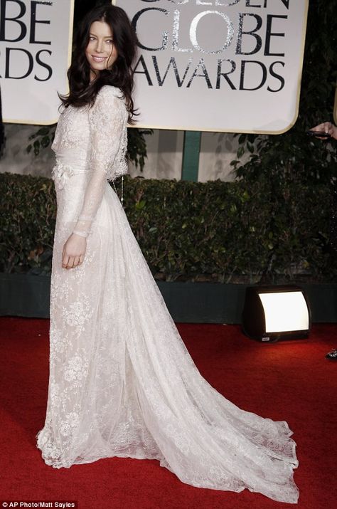 Golden Globes Dresses, Golden Globes Red Carpet, Jessica Biel, White Lace Dress, White Short Dress, Glamorous Wedding, Golden Globe, Celebrity Red Carpet, Golden Globe Award