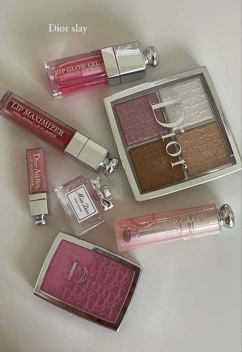 Expensive Makeup, Makeup Bag Essentials, Dior Addict Lip, Fancy Makeup, Makeup Needs, Dior Makeup, Elegant Makeup, Lip Glosses, Dior Couture