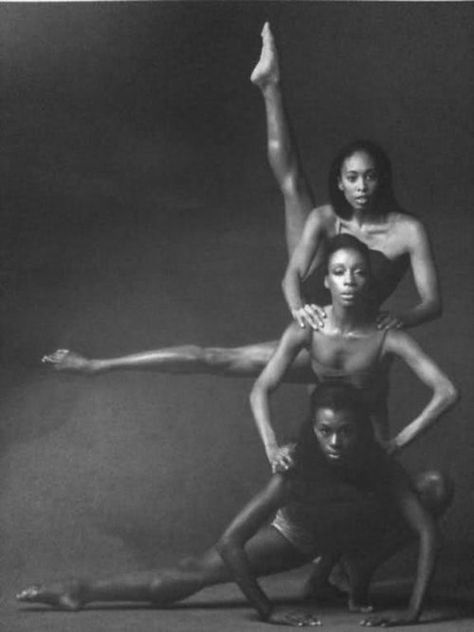 Black dancers Dance Group Photography Team Photos, Dance Poses Couple, Trio Dance Poses, Duet Dance Poses, Duo Dance Poses, Duet Poses, Group Dance Poses, Contemporary Dance Photography, Choreography Ideas