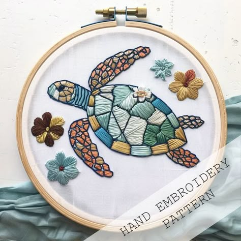 Aesthetic Turtle, Punch Pano, Ocean Embroidery, Turtle Embroidery, Diy Turtle, Hoop Crafts, Pattern Aesthetic, Embroidery Hoop Crafts, Turtle Gifts