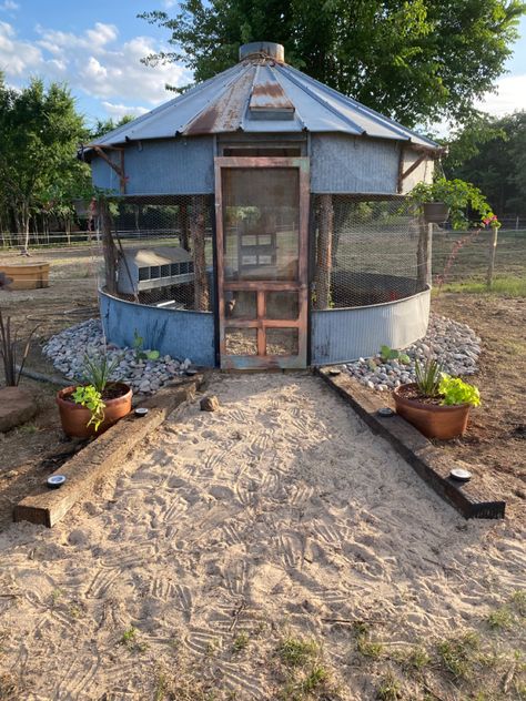 Here is our dyi chicken coop from an old silo we purchased. We have an automatic door for the girls to roam the property during the day ❤️. This is just one of our fun creative projects here on the ranch Chicken Coop Add On Ideas, Silo Chicken Coop, Decorating Chicken Coop, Design Chicken Coop, Chicken Coop Decorations, Chicken Coop Wire, Silo Ideas, Chicken Coop Plans Free, Quail Coop