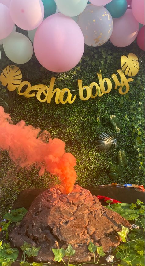 Hawaii Theme Gender Reveal, Gender Reveal Ideas Hawaiian, Anime Themed Gender Reveal, Tropical Gender Reveal Ideas, Summer Theme Gender Reveal Ideas, Jungle Gender Reveal Ideas, Stitch Themed Gender Reveal, Gender Reveal Hawaiian Theme, Moana Gender Reveal