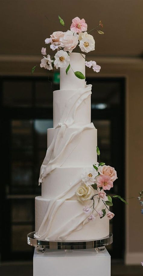 Wedding Cake 5 Tier, Romantic Wedding Cakes, 5 Tier Wedding Cake, 5 Tier Wedding Cakes, Cake Styles, Draping Wedding, Wedding Cake Display, Pretty Wedding Cakes, 3 Tier Wedding Cakes