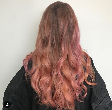 Coral Brown Hair, Pink Hair Brown Hair, Coral Pink Hair, Brown Wavy Hair, Hair Brown, Coral And Gold, Hair Colours, Gold Hair, Hair Colour