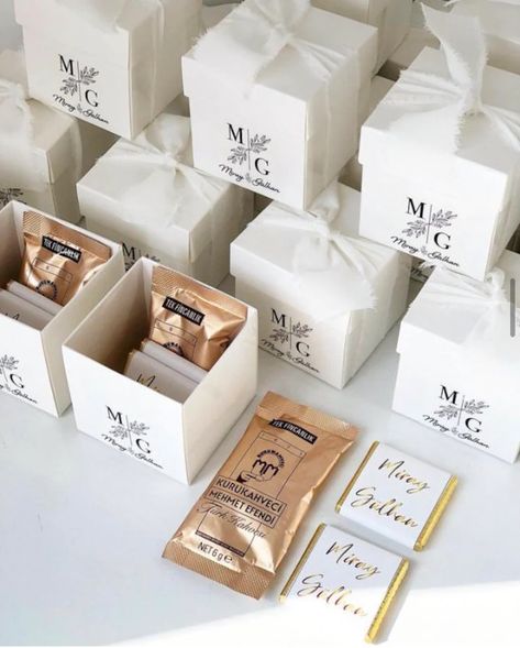 wedding gifts for guests! Tea Party Bridal Shower Decorations, Wedding Chocolate Favors, Classy Wedding Favors, Wedding Chocolates, Engagement Chocolate, Coffee Wedding Favors, Modern Wedding Favors, White Wedding Favors, Coffee Favors