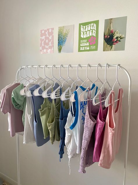 Hanging Racks For Clothes Bedrooms, Preppy Clothing Rack, Clothing Rack For Bedroom, Aesthetic Wardrobe Ideas, Clothes In Rack Aesthetic, Close Racks In Bedroom, Aesthetic Clothes Rack In Room, Room Ideas Aesthetic Clothing Rack, Cloths Rack Aesthetic