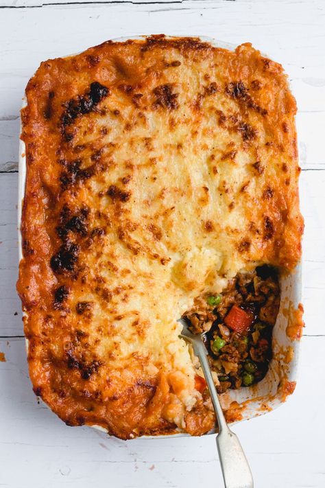 Vegan Shepherds Pie Impossible Meat, Impossible Meat Recipes, Impossible Meat, Vegan Casseroles, Meat Ideas, Dairy Free Mashed Potatoes, Vegetarian Shepherds Pie, Vegetarian Pie, Vegan Shepherds Pie