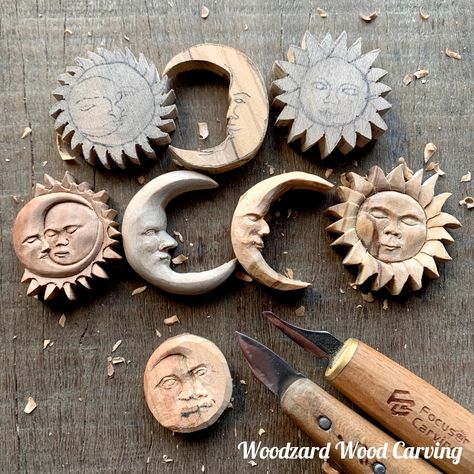 Moon Wood Carving, Woodcraft Ideas, Whittling Patterns, Woodcarving Ideas, Wood Jewelry Diy, Dremel Crafts, Wood Moon, Whittling Projects, Wood Art Diy