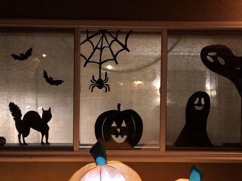 Classroom Window Decorations, Window Paint, Classroom Window, Window Markers, 99 Cent Store, Halloween Window Decorations, Halloween Classroom, Halloween Window, Halloween Scene