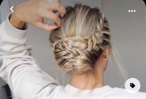 French Braid Hair Tutorial, French Braid Bun Tutorial, Braid Bun Updo, Braid Updo Tutorial, Upside Down French Braid, French Braid Buns, French Braid Styles, Side Braid With Bun, French Braid Updo