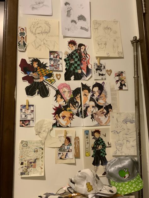 Japanese Theme Room Ideas, Anime Room Inspo Manga, Anime Corner Room, Cute Art Room Ideas, Room Decor Anime Ideas, Anime Wall Bedroom, Anime Room Decor Aesthetic, White Board Ideas Aesthetic, Demon Slayer Room Ideas