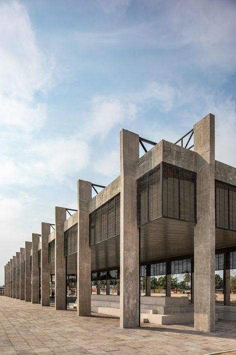 Quintanilla Arquitectos completes shaded sports complex in Mexican town Mexican Town, Steel Architecture, Steel Trusses, Sports Complex, Concrete Structure, Structure Architecture, Site Plan, Skate Park, Contemporary Architecture