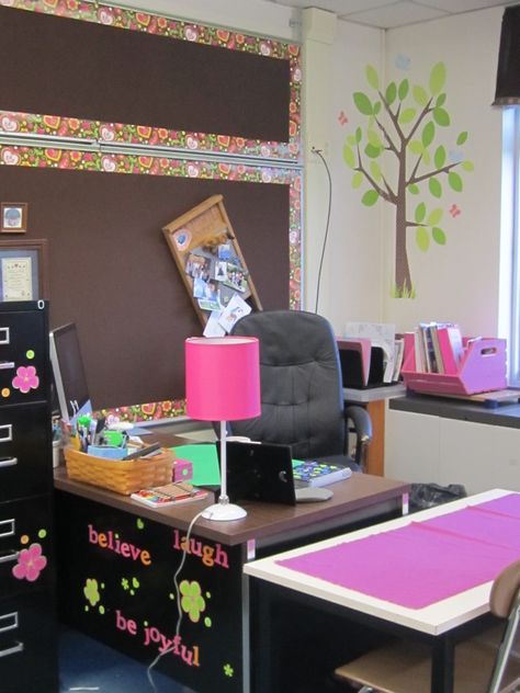 Classroom decor...teacher's desk Kindergarten Principal Office Design, Teacher Desks, Teacher Desk Areas, Pink Classroom, Teacher Desk Organization, Student Conference, Teacher Table, Teacher's Desk, Classroom Desk