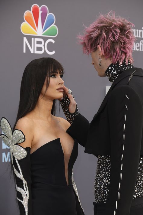 Machine Gun Kelly Can't Resist Snapping Pics of Megan Fox at the Billboard Music Awards Megan Fox Wallpaper, Colson Baker, Jennifer's Body, Billboard Music, David Koma, Famous Couples, Becky G, Billboard Music Awards, Emo Girls