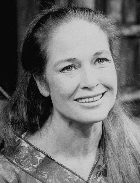 Actress Colleen Dewhurst in a scene from the Repertory Theater of Lincoln Center production of the play "The Good Woman Of Setzuan". - NYPL Digital Collections Colleen Dewhurst, Good Woman, Lincoln Center, Botanical Beauty, Opera Singers, Human Face, New York Public Library, Green Gables, Feminine Beauty