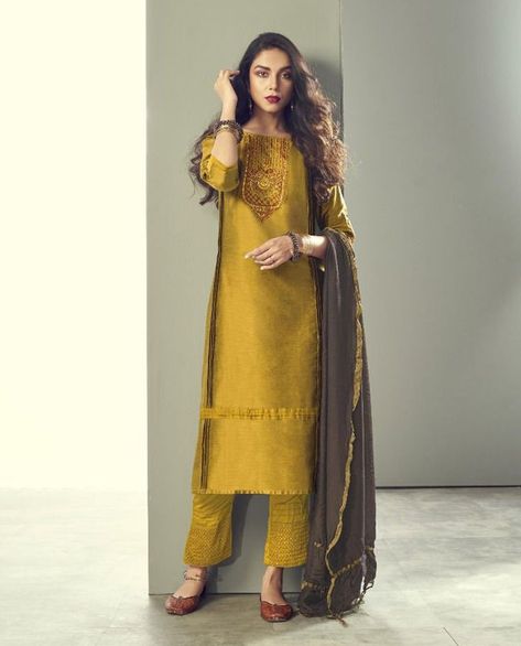 Kurta Bridal Salwar, Celana Fashion, Mustard Fabric, Salwar Suits Party Wear, Stylish Kurtis Design, Simple Lehenga, Yellow Suit, Silk Pant, Salwar Designs