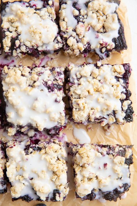 Blackberry Dessert Recipes, Blackberry Pie Bars, Blackberry Oatmeal, Blueberry Crumb Bars, Blackberry Dessert, Crumb Bars, Blackberry Pie, Blackberry Recipes, Blueberry Oatmeal