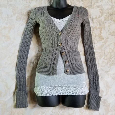 Long Grey Cardigan Outfit, Grey Cardigan Outfit, Protagonist Outfit, Outfits With Grey Cardigan, Cardigan Outfit Aesthetic, Horror Protagonist, Y2k Cardigan, Cardigan Outfit, Cardigan Outfits